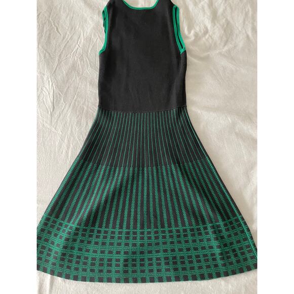 Anne Klein Black and Green Sleeveless Sweater Dress SZ Small - Picture 3 of 8